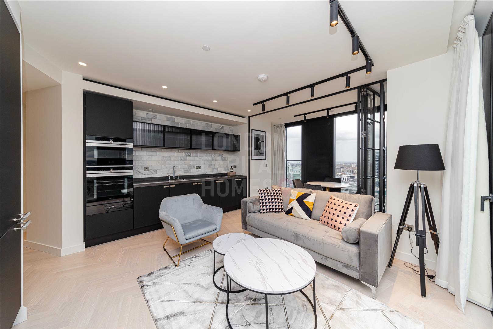 2 bed property in 19 Sun Street, London